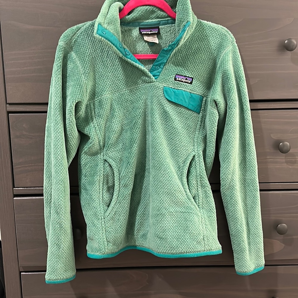 Patagonia fleece pull over!